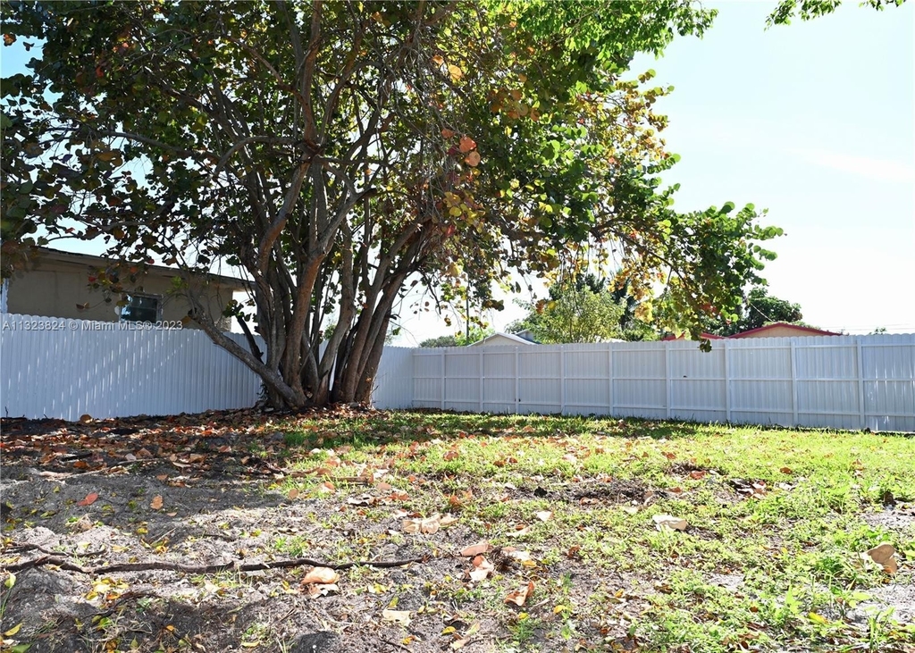 747 Nw 5th Ct - Photo 31