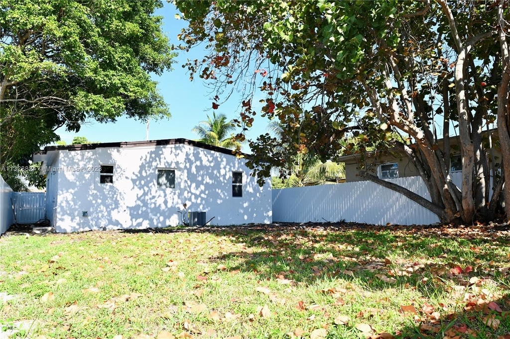 747 Nw 5th Ct - Photo 32