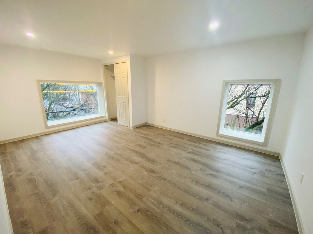 690 Woodward Avenue - Photo 4