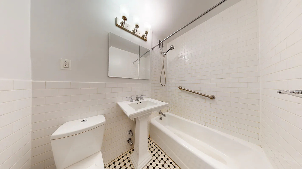 336 East 86th Street - Photo 14