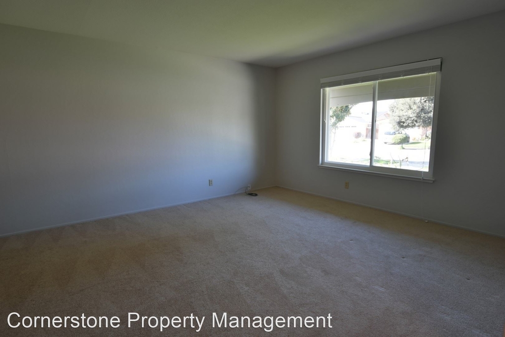 1054 Drexel Way - Photo 7