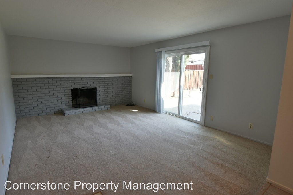 1054 Drexel Way - Photo 6