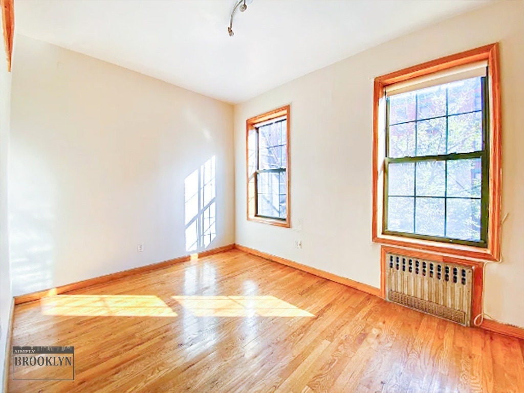 891 Bergen Street - Photo 6