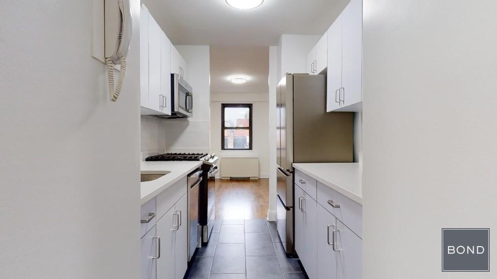 401 East 88th Street - Photo 4