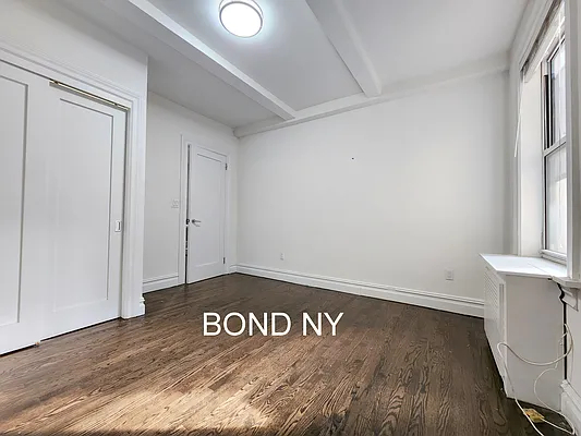 156 East 37th Street - Photo 2