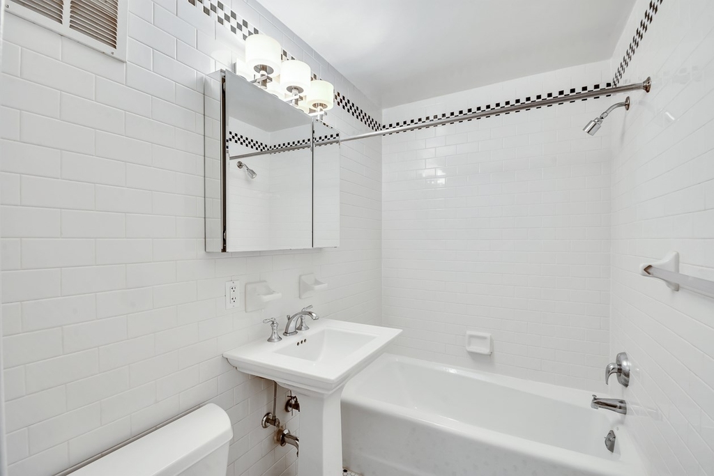 121 Madison Street # 5C - Photo 4