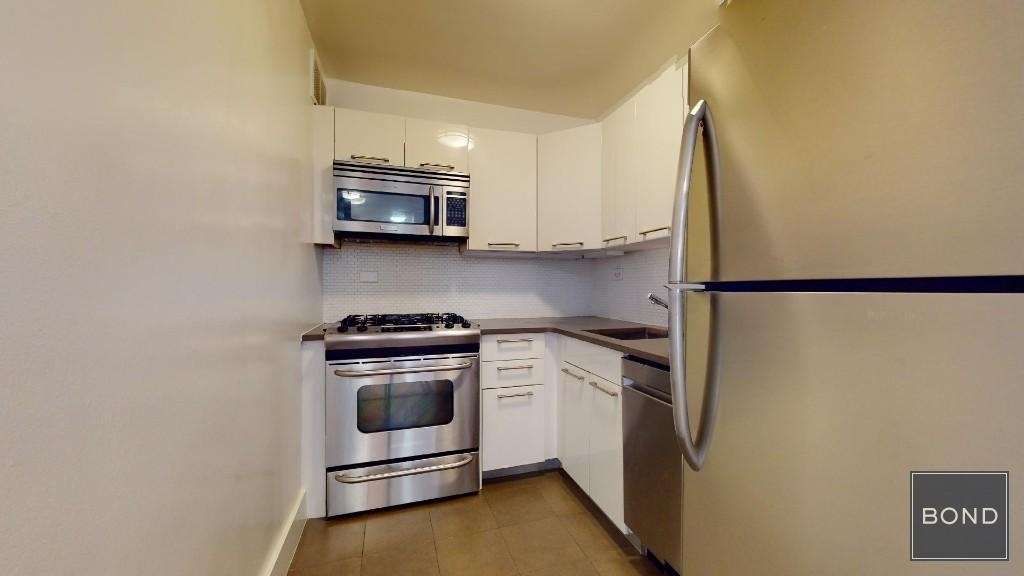 210 East 63rd Street - Photo 2