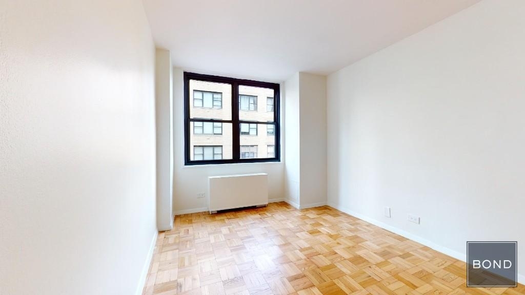 333 East 49th Street - Photo 2