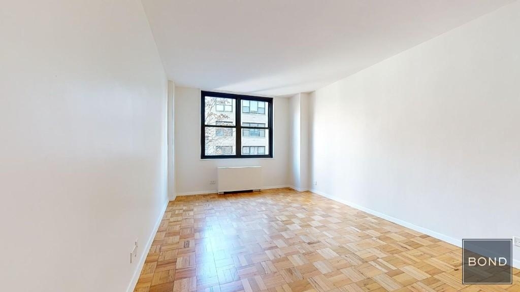 333 East 49th Street - Photo 2