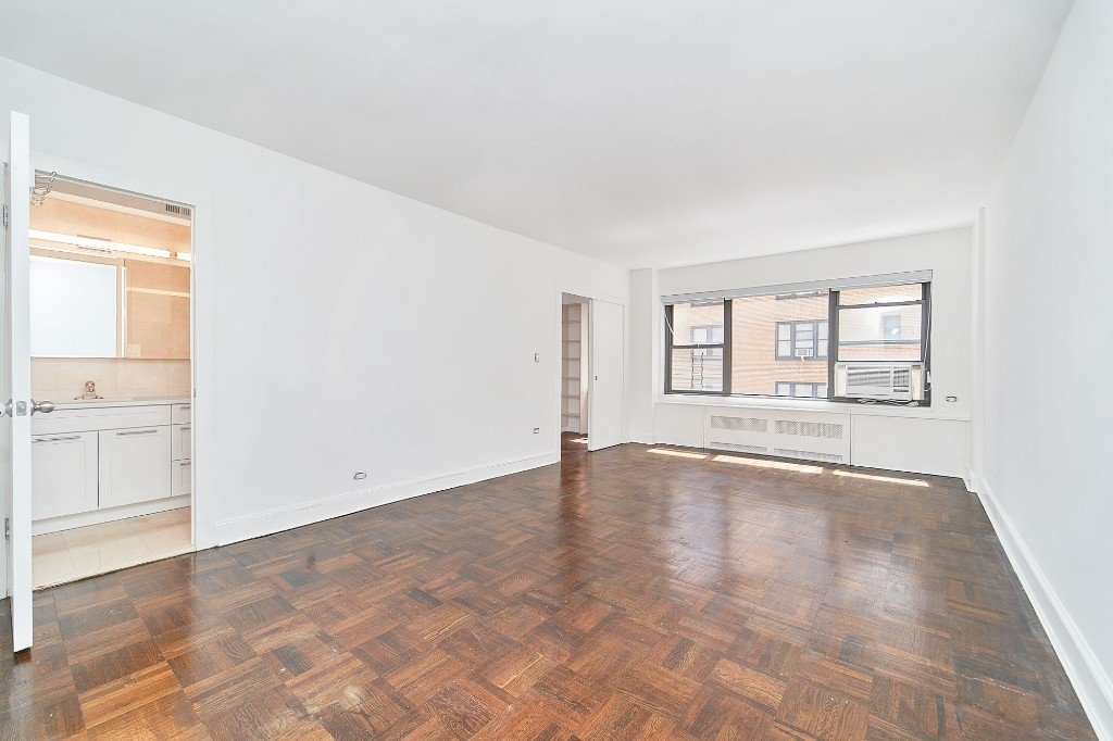 412 East 55th Street - Photo 0