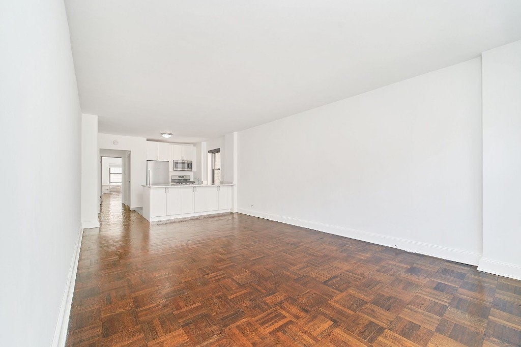 412 East 55th Street - Photo 1