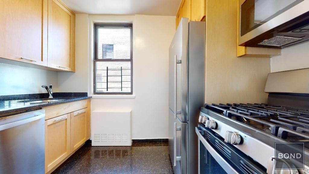 435 East 79th Street - Photo 1