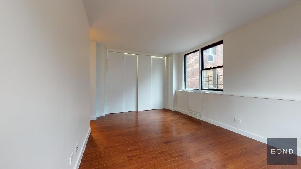 435 East 79th Street - Photo 4