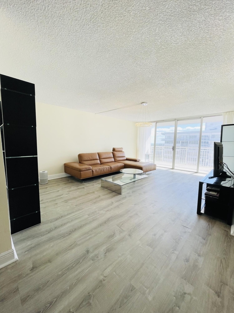 18051 Biscayne Boulevard - Photo 3