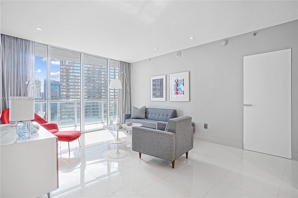 475 Brickell Ave  #1913 - Photo 4