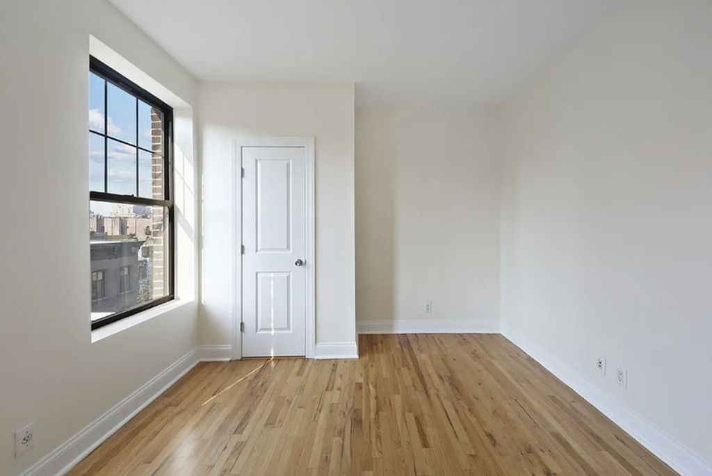 207 -209 west 11 street ny - Photo 4