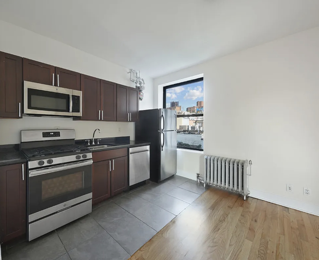 207 -209 west 11 street ny - Photo 2