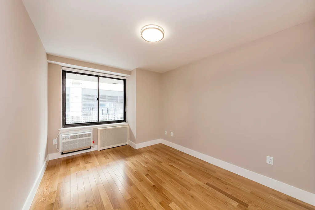 784 Columbus Avenue - Photo 3