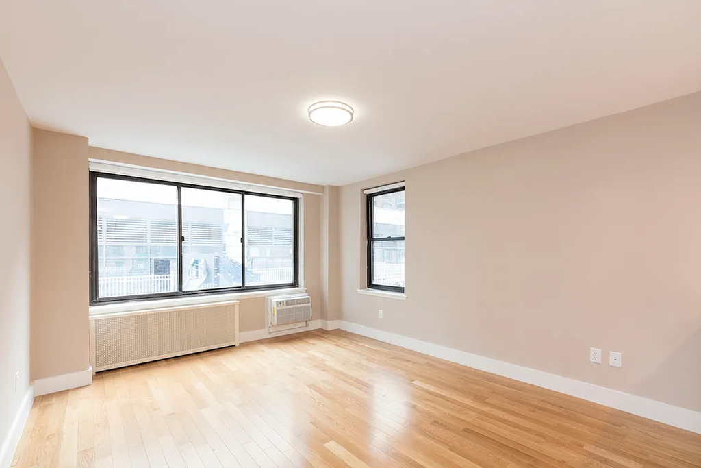 784 Columbus Avenue - Photo 2