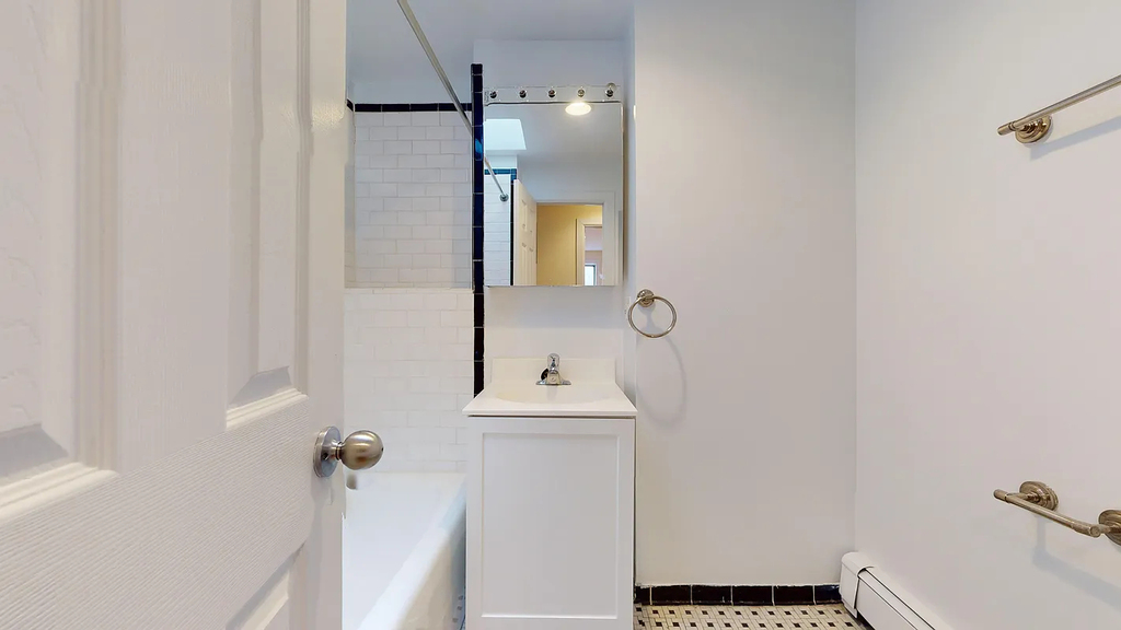 West Broadway - Photo 18