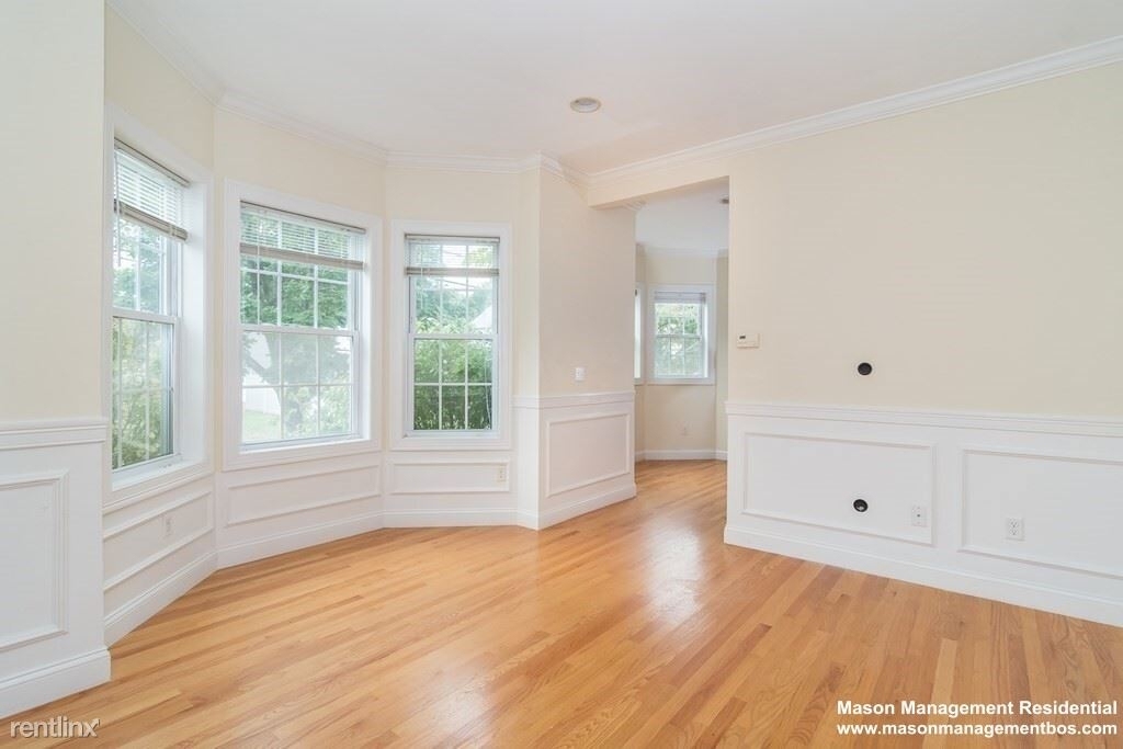 123 Russell St - Photo 3