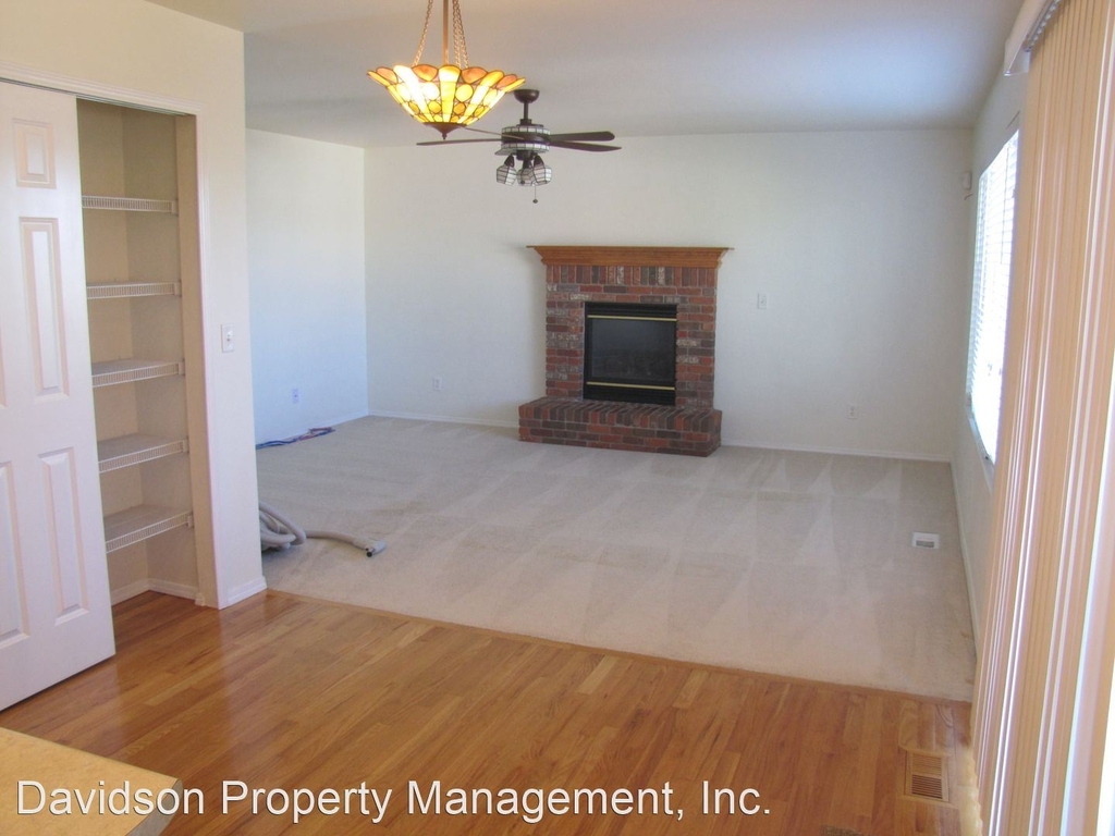 4272 Hickory Hollow Dr - Photo 3