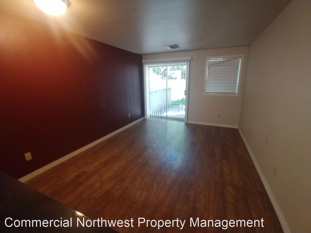 1012 Longmont Ave - Photo 1