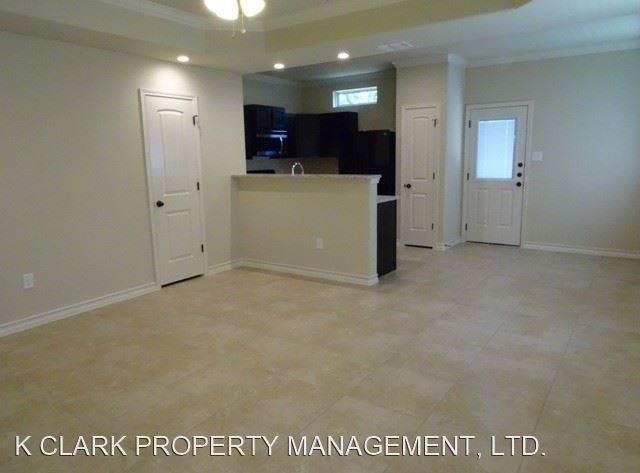 6922 Lakeview Dr #102 - Photo 2