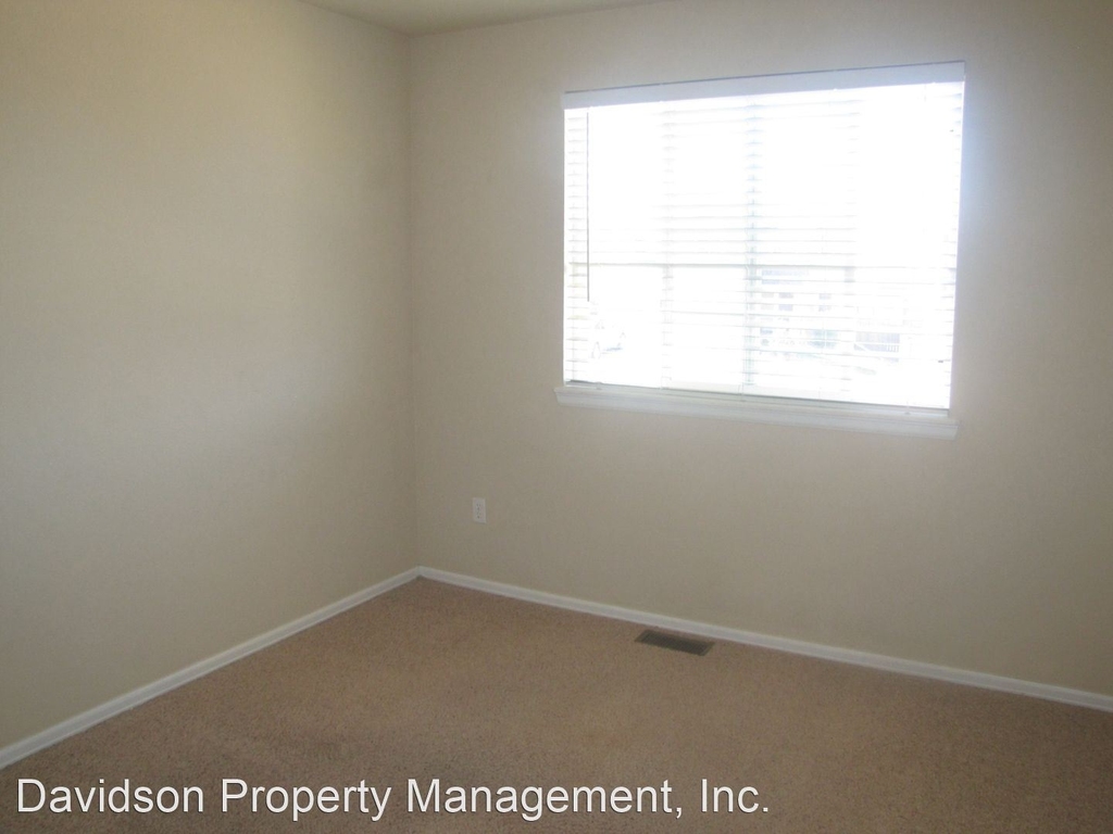 7770 Mountain Laurel Dr - Photo 10