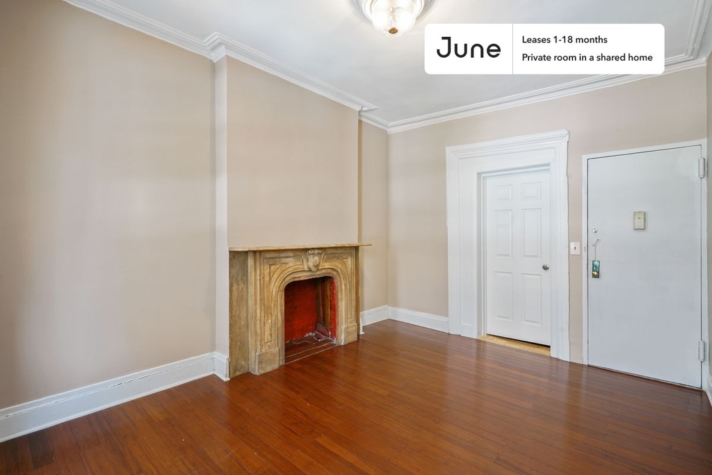 635 9th Avenue - Photo 2