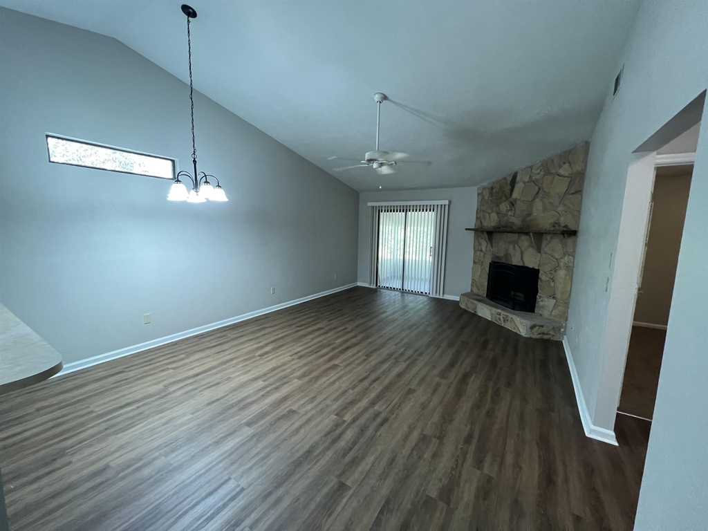 2129 Pecan - Photo 8