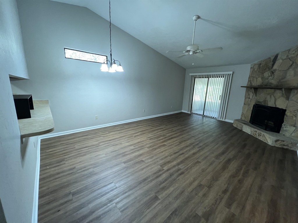 2129 Pecan - Photo 5