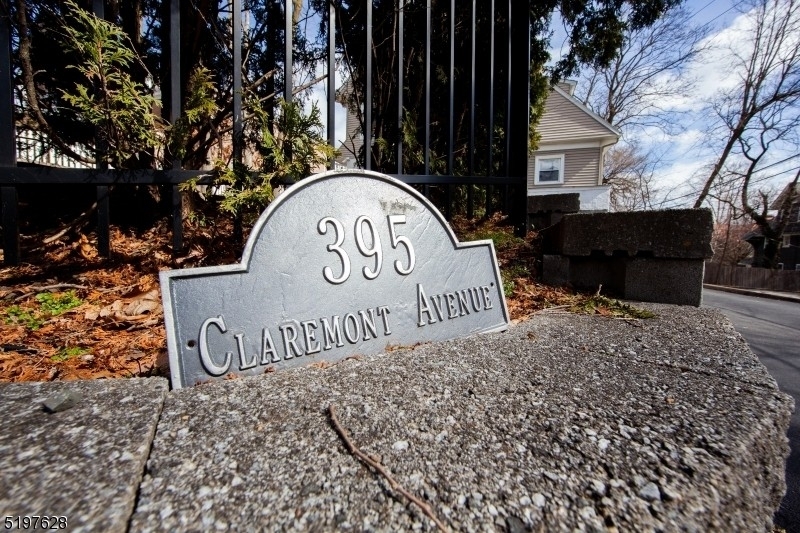395 Claremont Ave - Photo 13