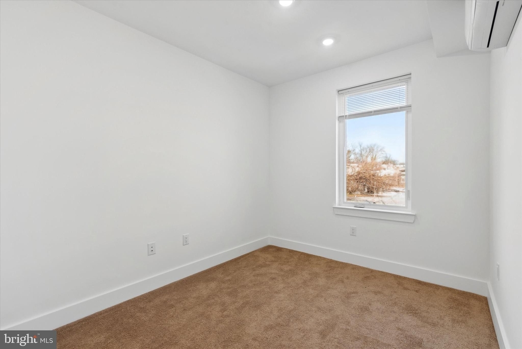 85 E Sharpnack Street - Photo 14