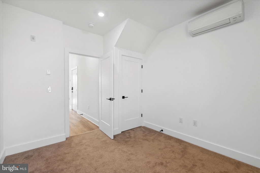 85 E Sharpnack Street - Photo 12