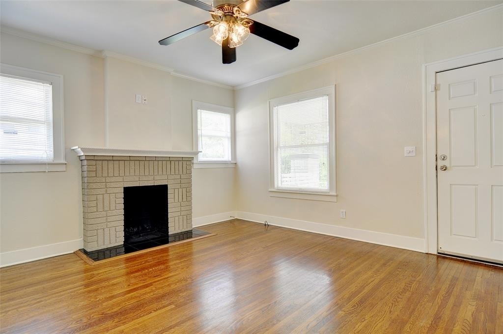 3240 Rogers Avenue - Photo 3