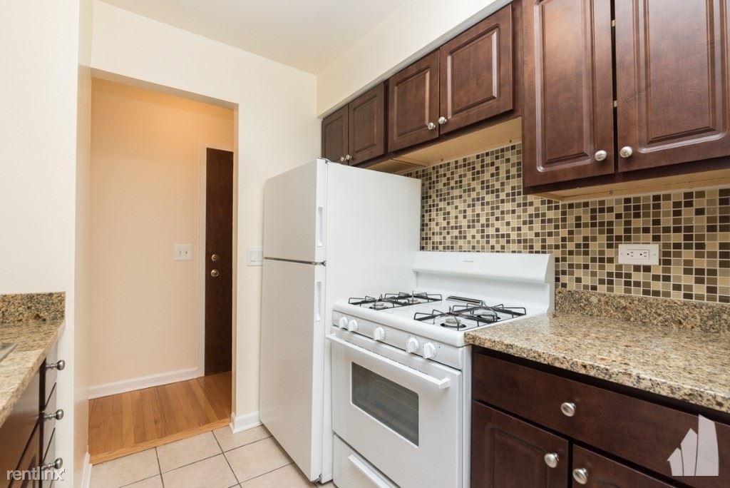 5820 N Sheridan Rd Apt 102 - Photo 6