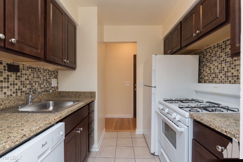 5820 N Sheridan Rd Apt 102 - Photo 4