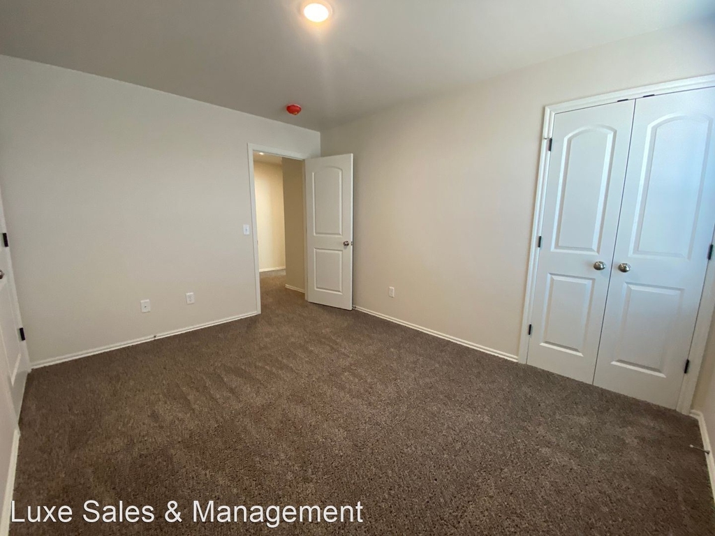10819 Nw 119th Place - Photo 32
