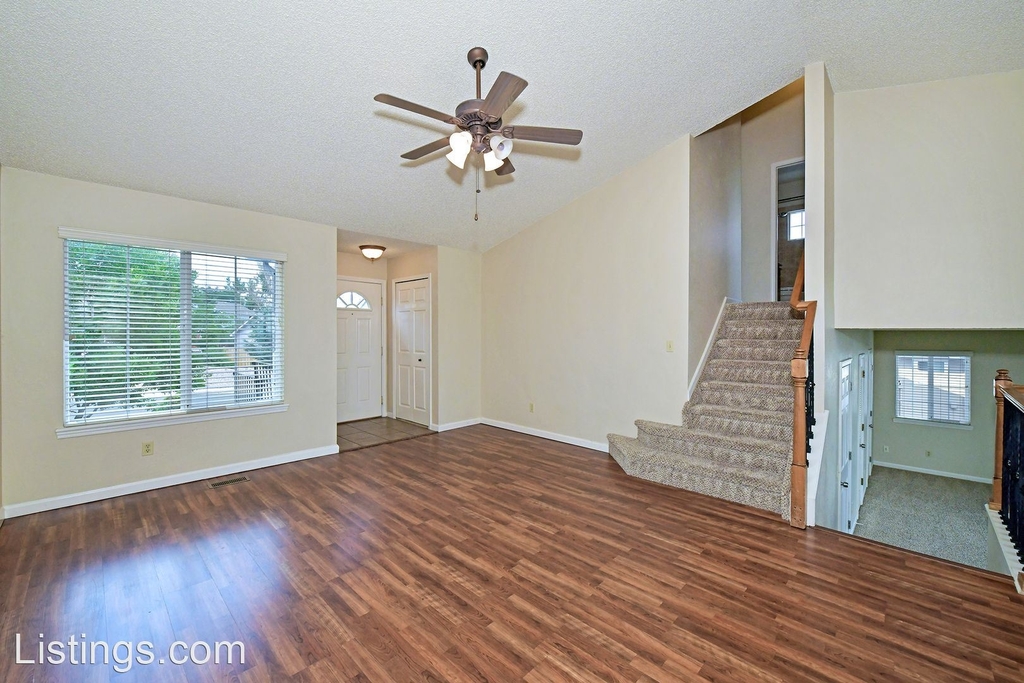 4475 Ramblewood Drive - Photo 3