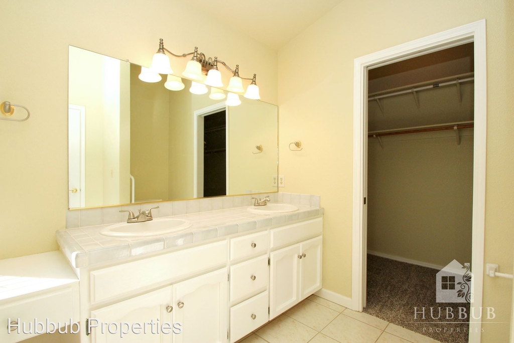 522 Martinique Cir. - Photo 11