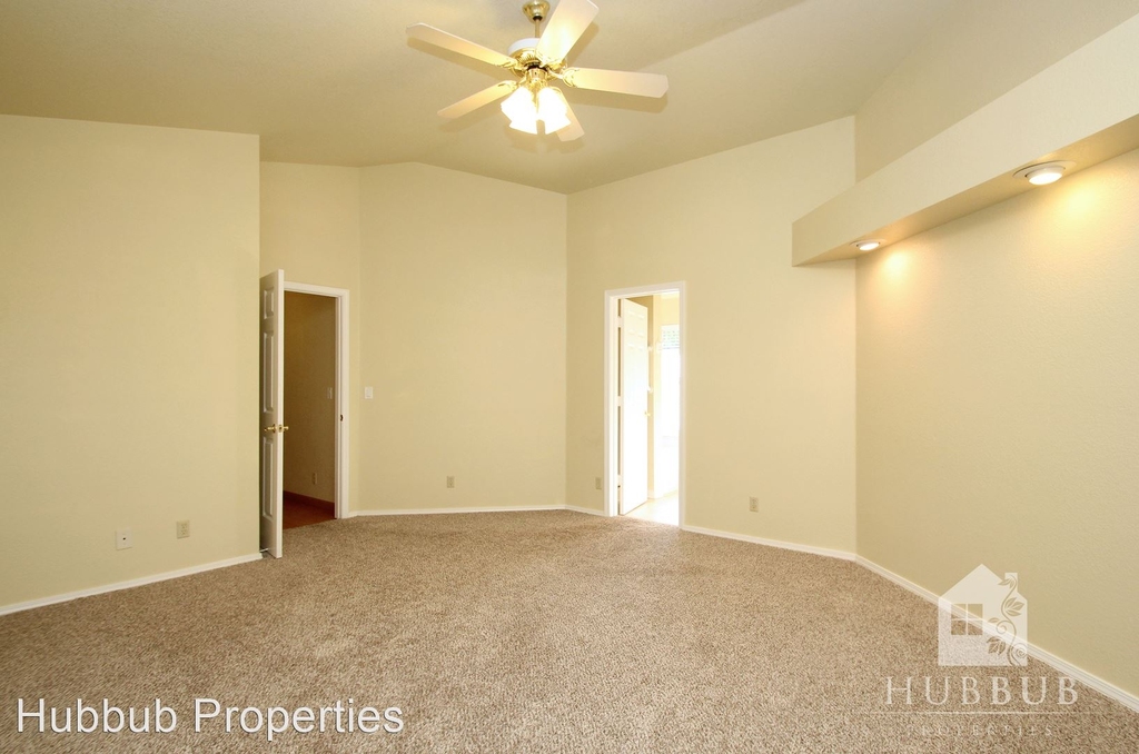 522 Martinique Cir. - Photo 10