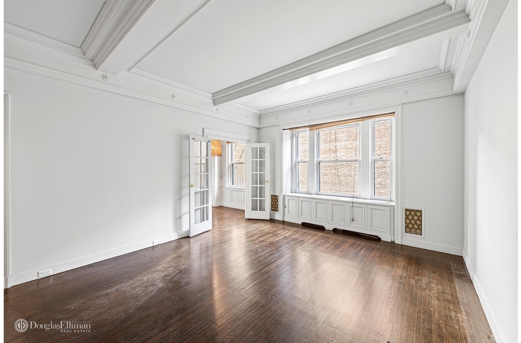 77 Park Ave - Photo 2