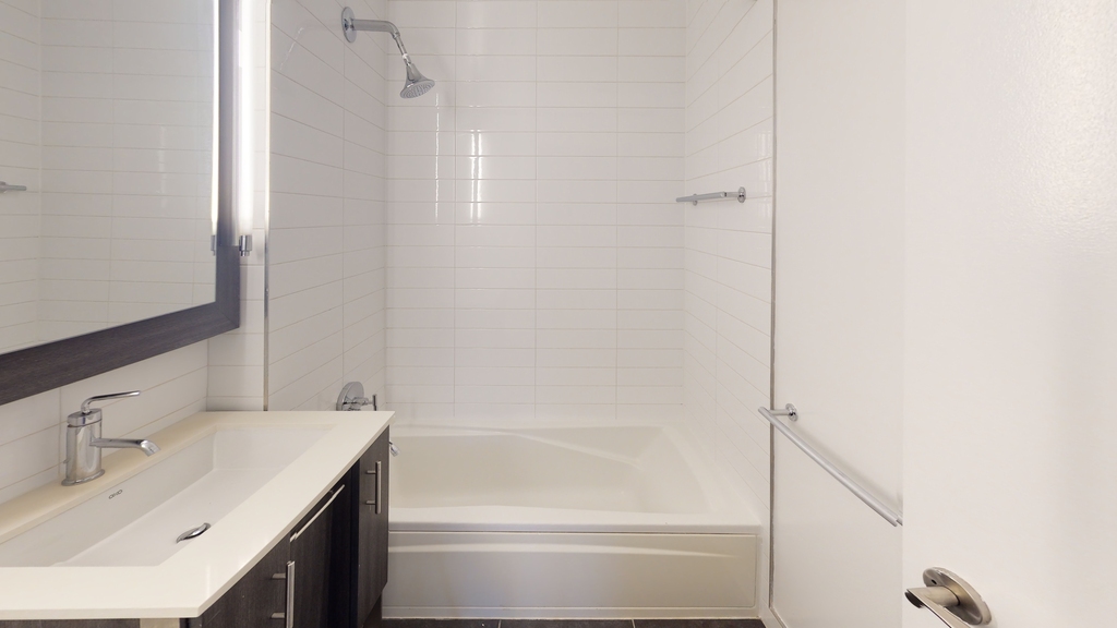 801 Amsterdam Avenue - Photo 2