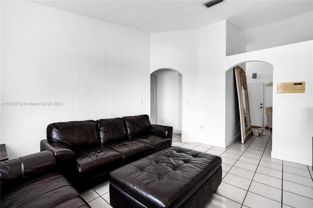 11276 Nw 58th Ter - Photo 20