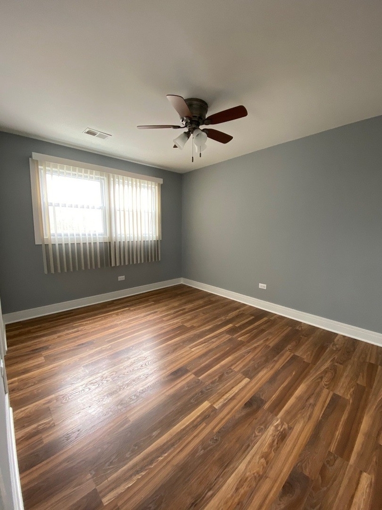 10608 S 83rd Court - Photo 9