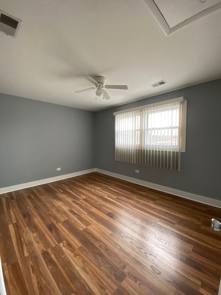 10608 S 83rd Court - Photo 13