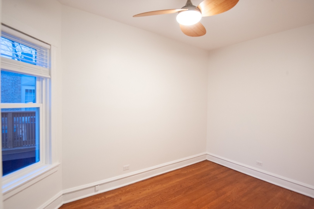 1453 W Thome Avenue - Photo 12