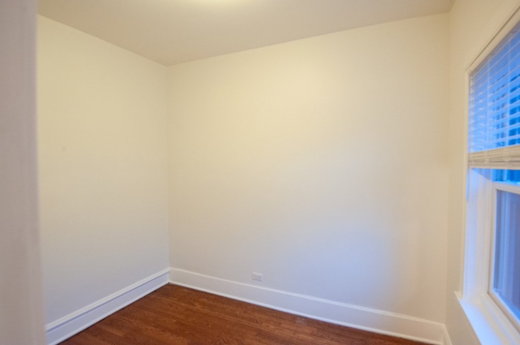 1453 W Thome Avenue - Photo 14