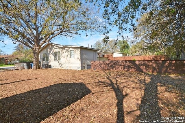 1401 Coco Dr - Photo 37